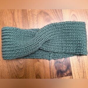 Green Hand-Knit Headband